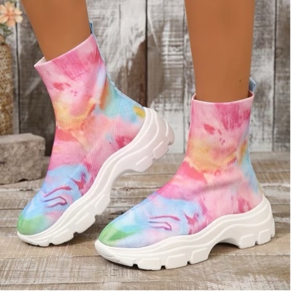 Shoes - Women's Tie-dye Print Boots
